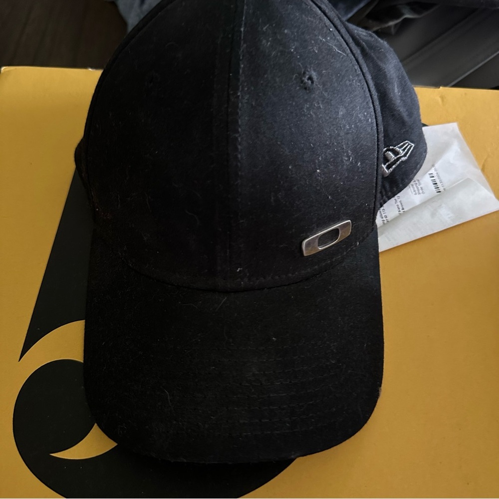 New Era Black and Gray 39THIRTY Fitted Cap